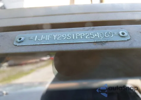 1993 Jeep Wrangler / Yj из США, поврежденный, VIN 1J4FY29S1PP254069